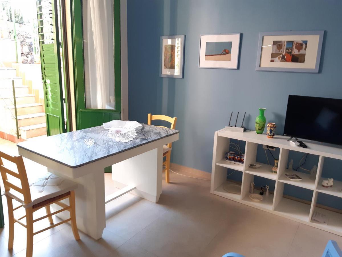 Casa Vacanze Rosa Aci Trezza Extérieur photo