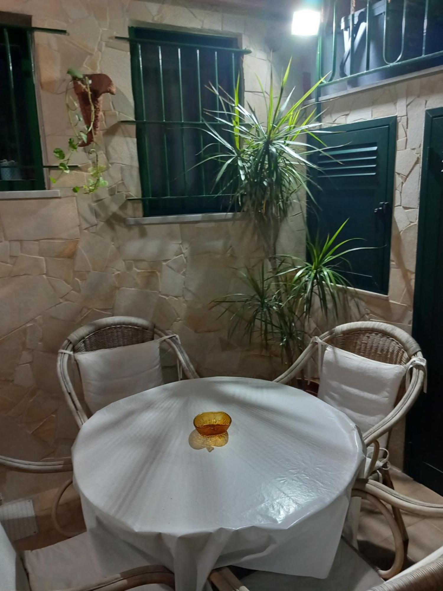 Casa Vacanze Rosa Aci Trezza Extérieur photo